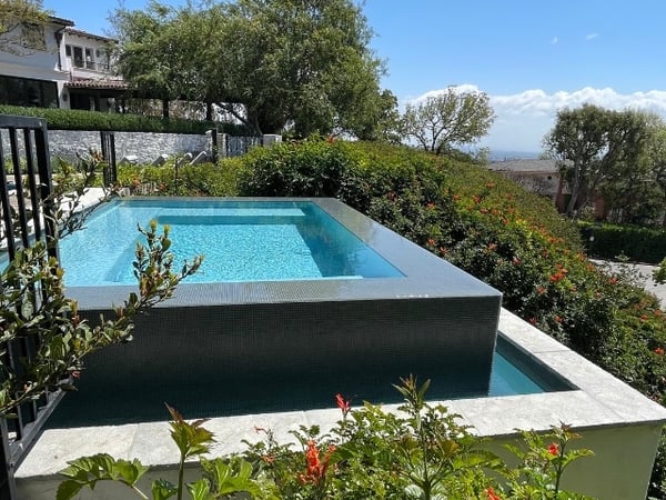 perimeter overflow spa