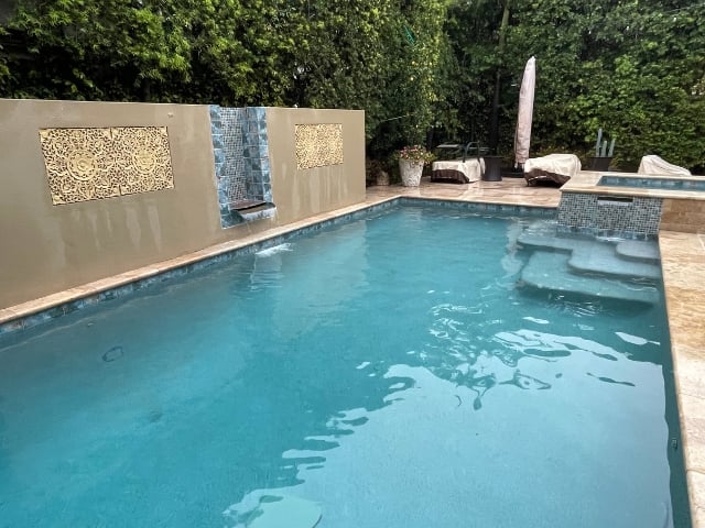 pool-view-accent-wall-features