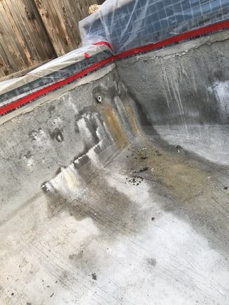weeper visual showing leaking through the pool shell