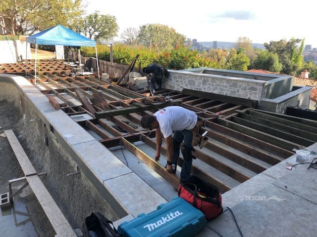 Wood vs composite Horizontal Blog Visual