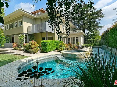 round pool with raised round spa