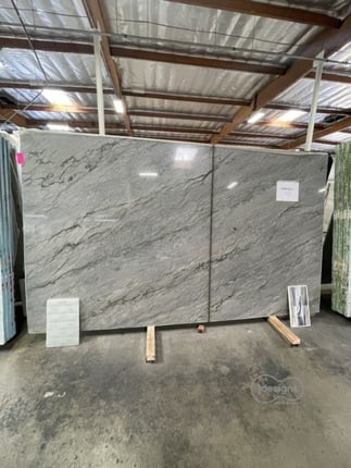 Large tile blog Vertical Blog Visual-1