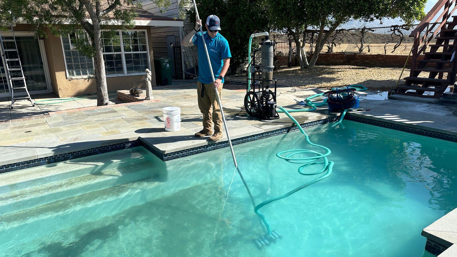 What to Look for When Hiring a Pool Service Company in Los Angeles